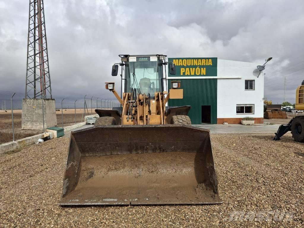 CASE 521 D Iekrāvēji uz riteņiem