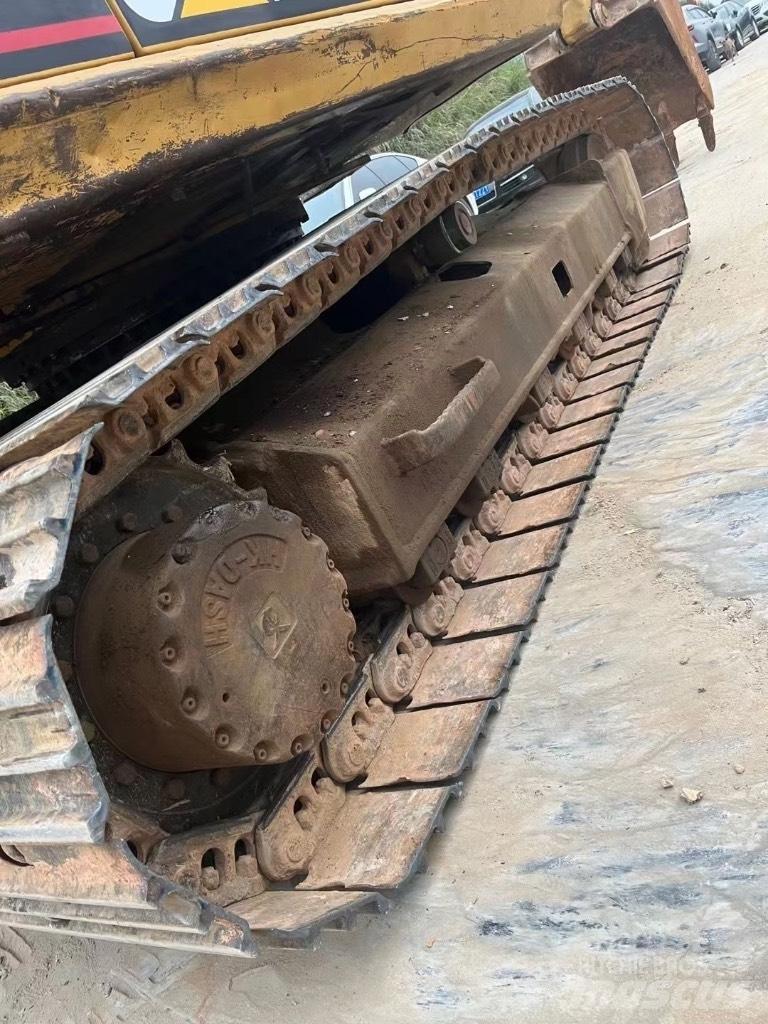 CAT 313 D Kāpurķēžu ekskavatori