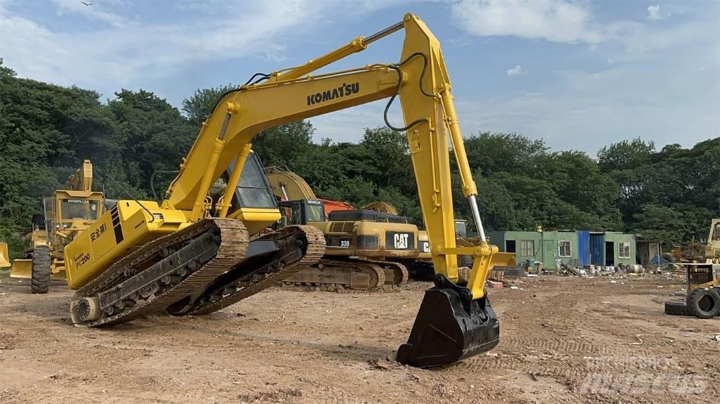 Komatsu PC 200 Kāpurķēžu ekskavatori