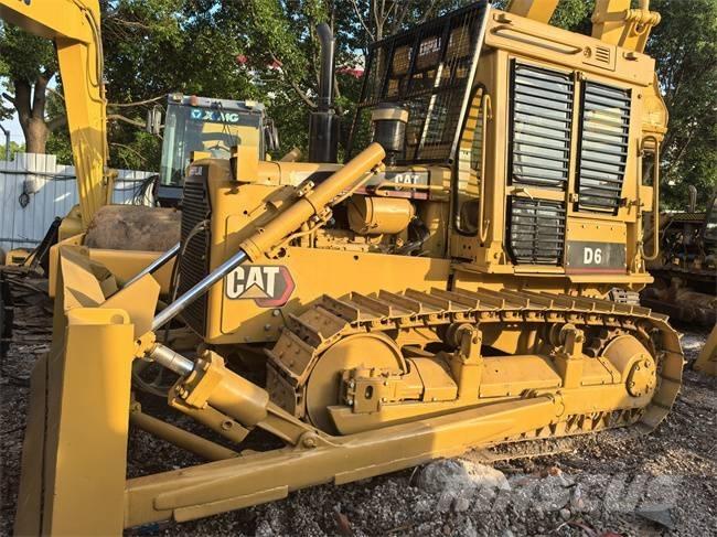 CAT D 6 D Kāpurķēžu buldozeri
