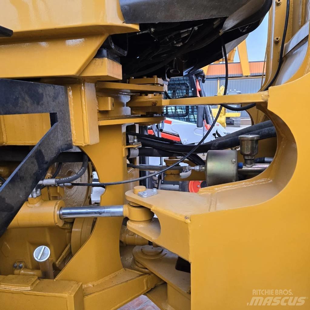 CAT 966 H Iekrāvēji uz riteņiem