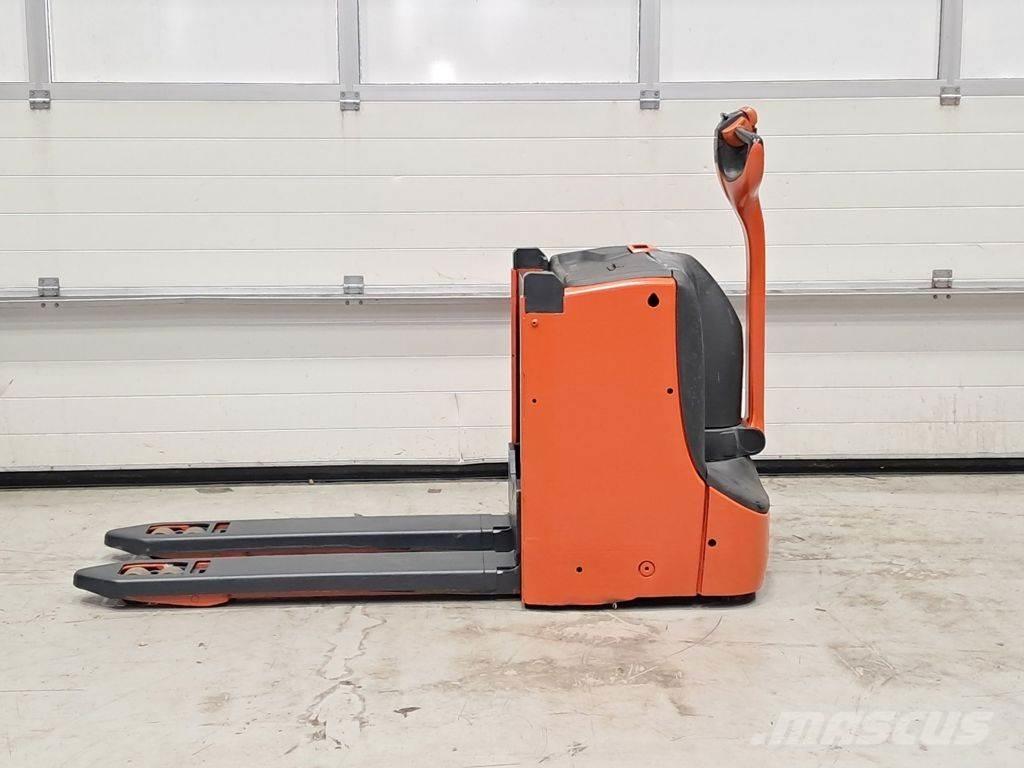 Linde T16L Rati palešu pārvadāšanai