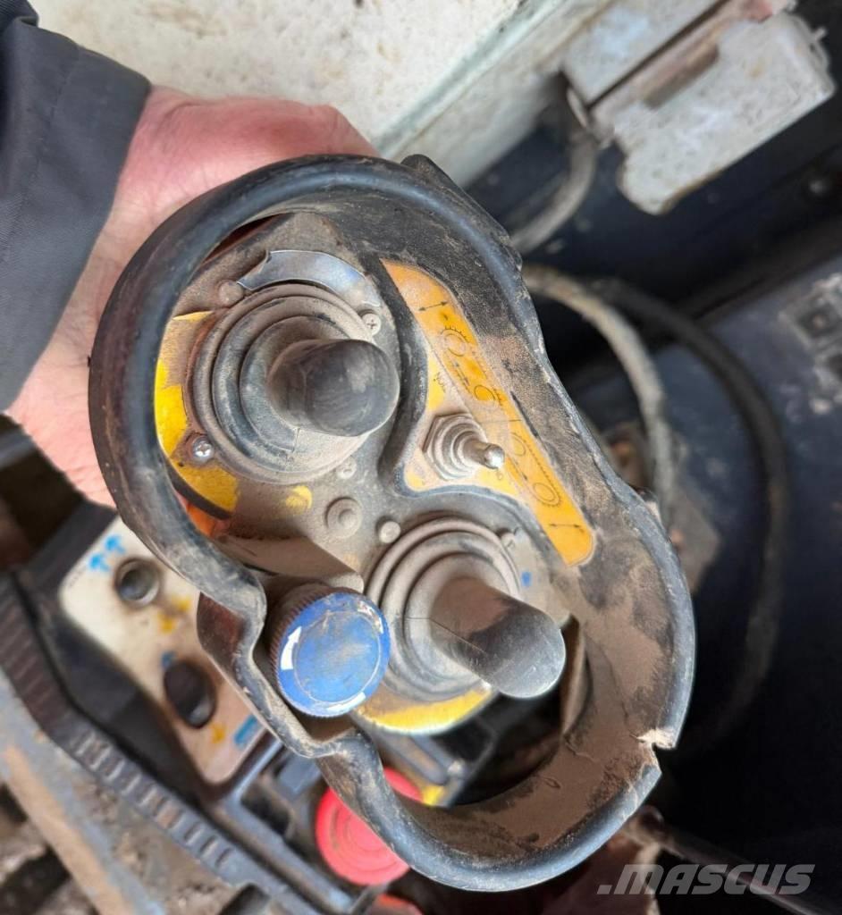 Sandvik QJ 241 Mobilie drupinātāji