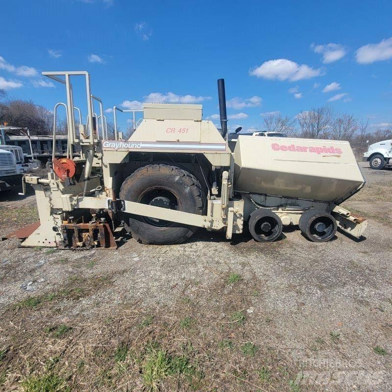 Cedar Rapids CR451 Asfalta klājēji