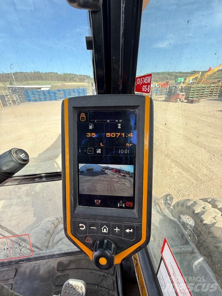 JCB JS 145 W Ekskavatori uz riteņiem