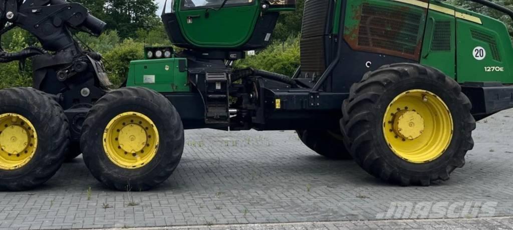 John Deere 1270 E Harvesteri