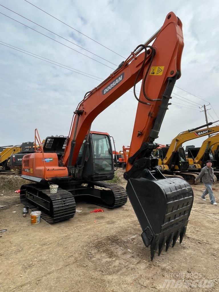 Doosan dx150 Kāpurķēžu ekskavatori
