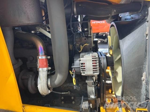 JCB 3 CX Ekskavatori-iekrāvēji