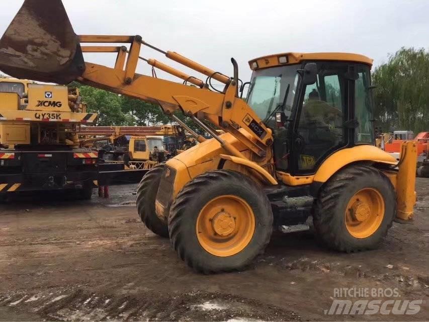 JCB 4cx Ekskavatori-iekrāvēji