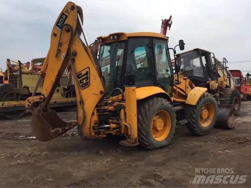 JCB 4cx Ekskavatori-iekrāvēji