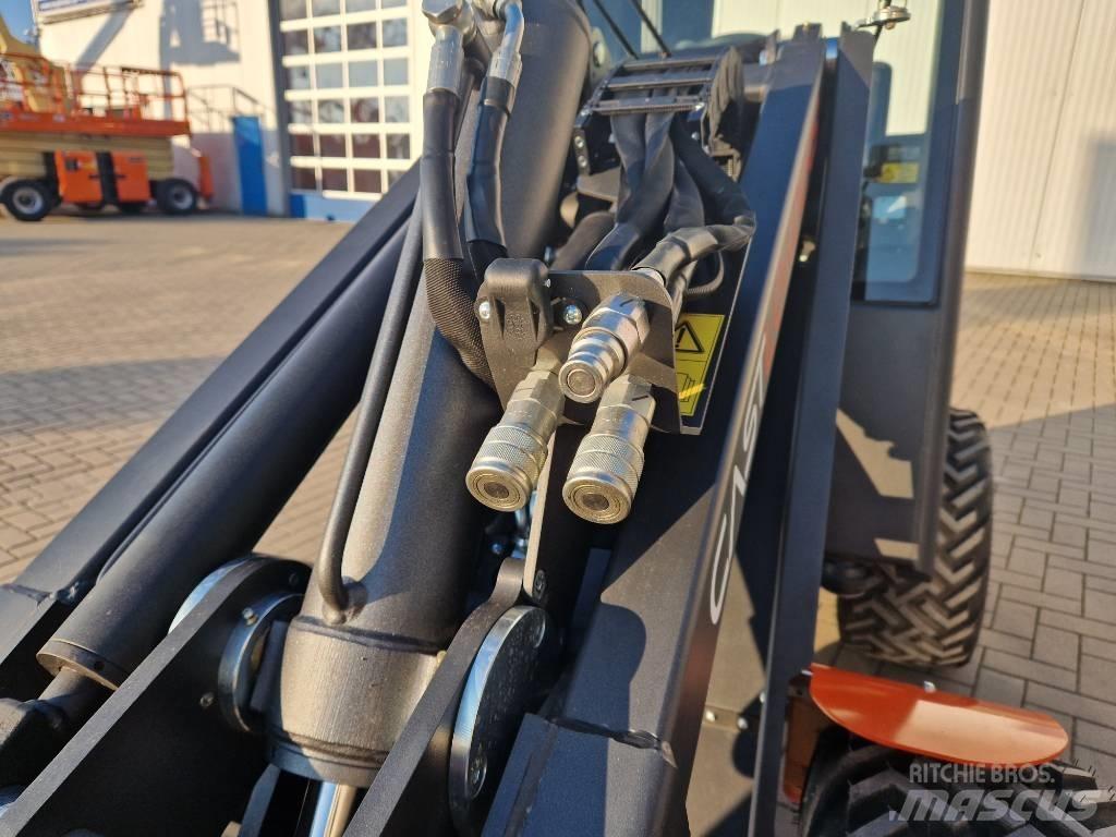 Cast Loaders 825D Teleskopiskie manipulatori
