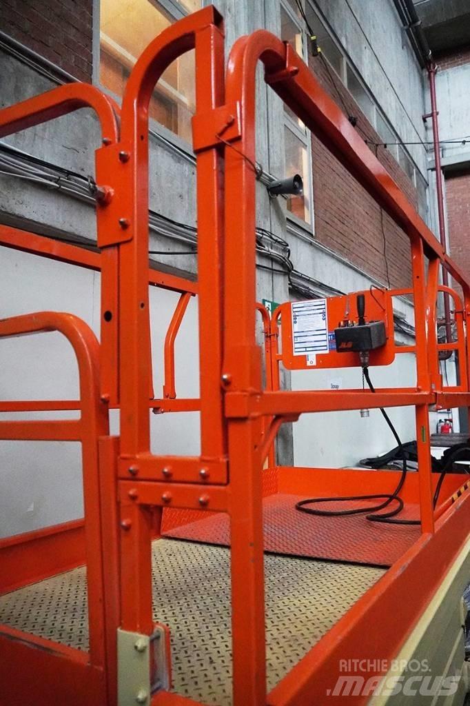 JLG 3246 ES Šķerveida pacēlāji
