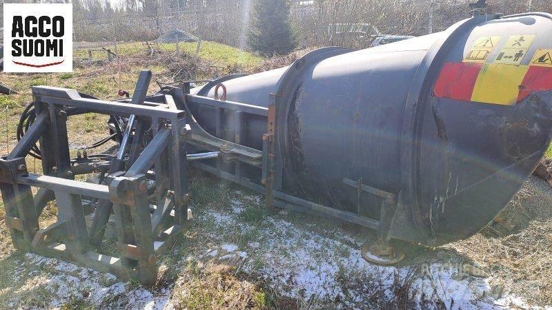 AM ALUEAURA 300 Sniega naži un tīrītāji
