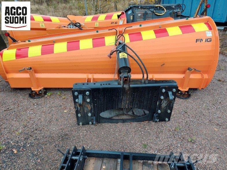 FMG ALUEAURA AA330 Sniega naži un tīrītāji