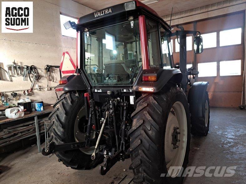 Valtra A92 Traktori