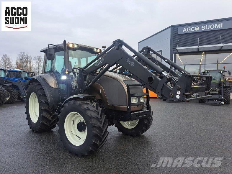 Valtra M120 Traktori
