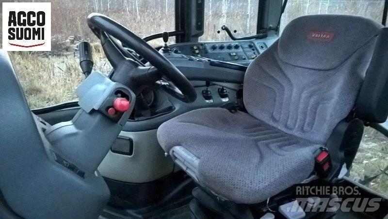Valtra M130 Traktori