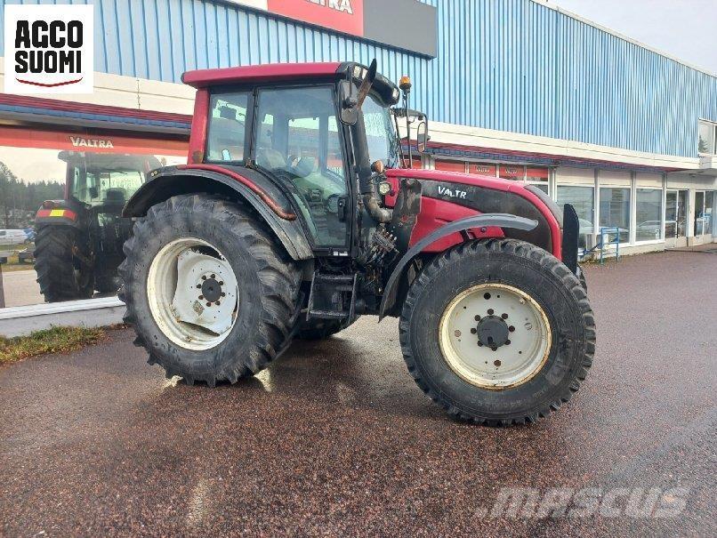 Valtra N121 ADVANCE Traktori