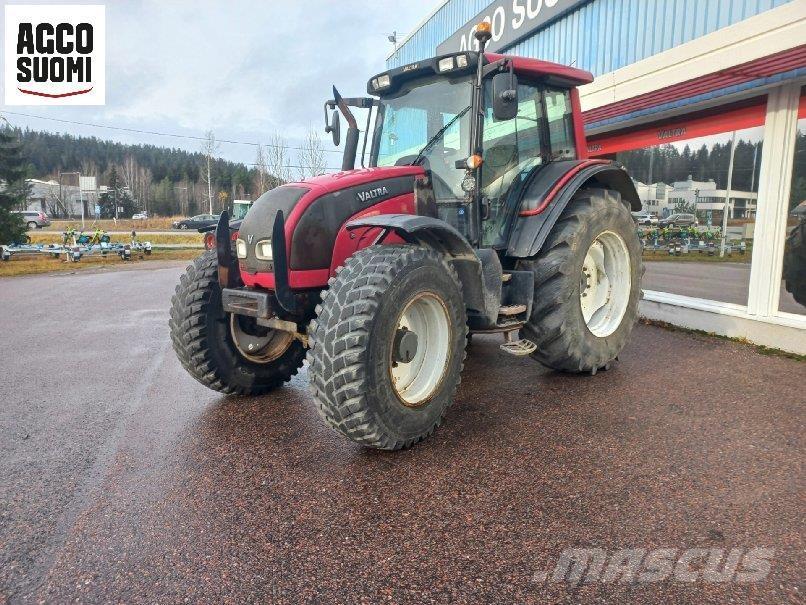 Valtra N121 ADVANCE Traktori