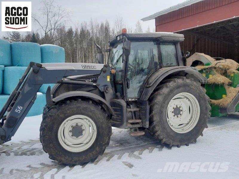 Valtra N141 H Traktori
