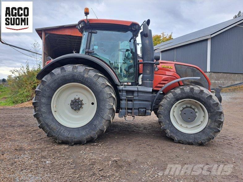 Valtra S353 Traktori