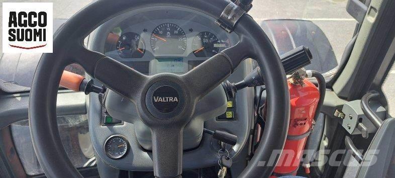 Valtra T151 A Traktori