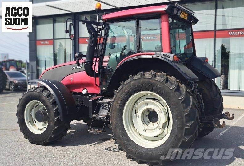 Valtra T151 A Traktori