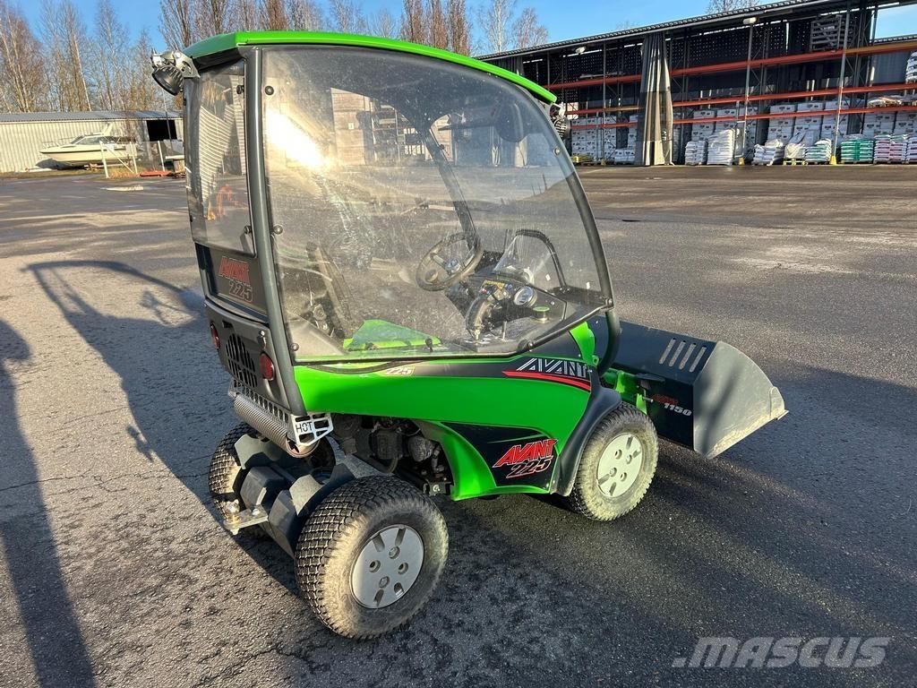 Avant 225 Multifunkcionālie iekrāvēji