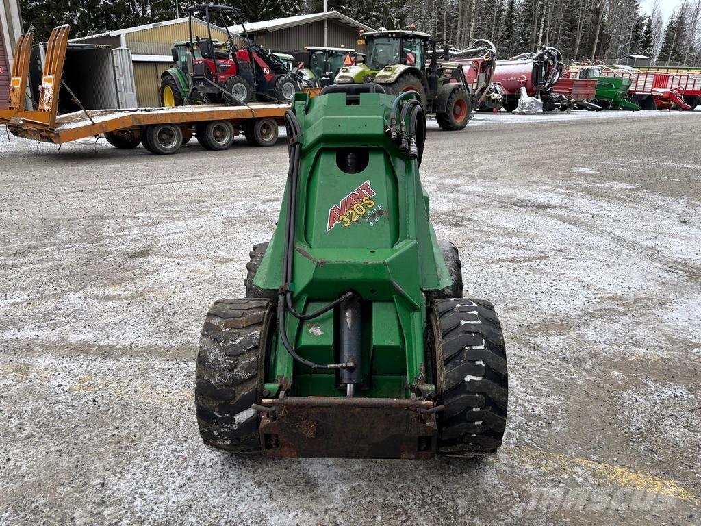 Avant 320 Multifunkcionālie iekrāvēji