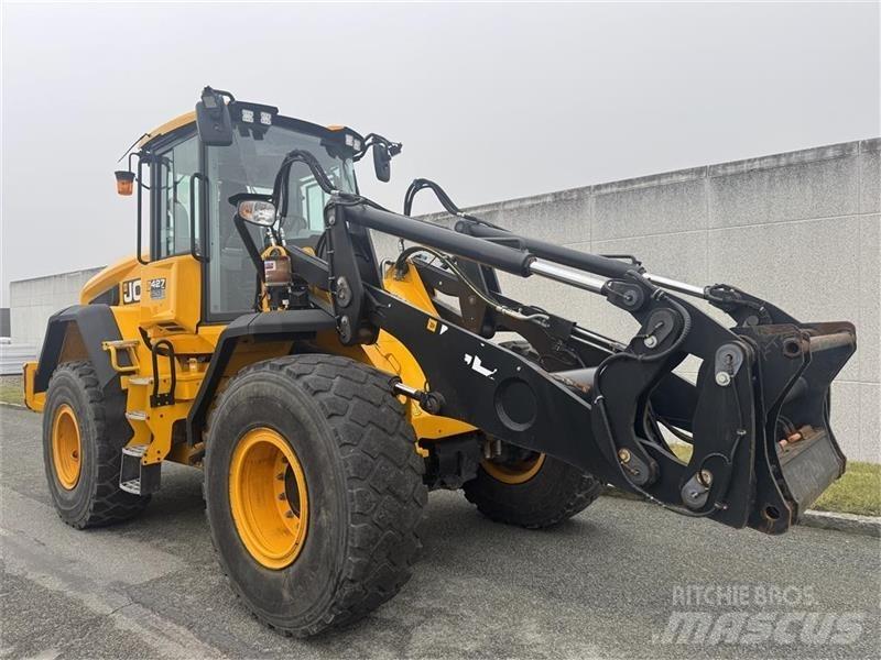 JCB 427 Agri Iekrāvēji uz riteņiem