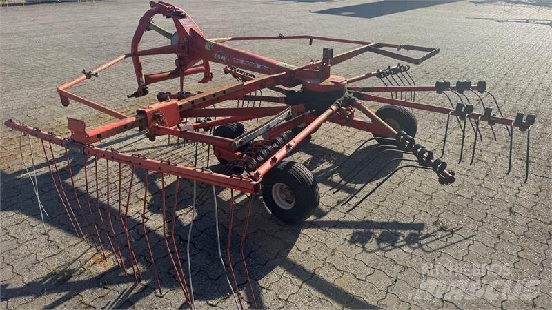 Kuhn GA300GM Grābekļi un siena ārdītāji
