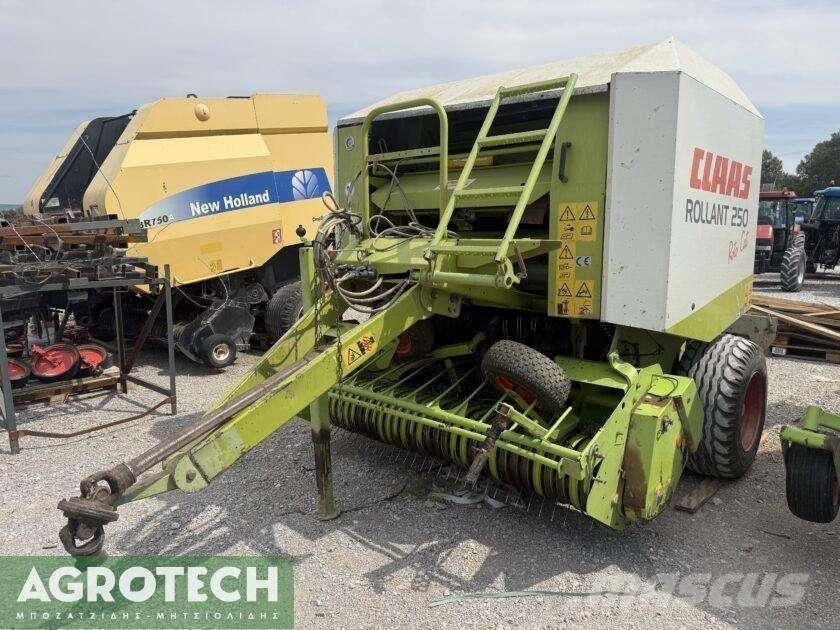 CLAAS Rollant 250 RC Rituļu preses