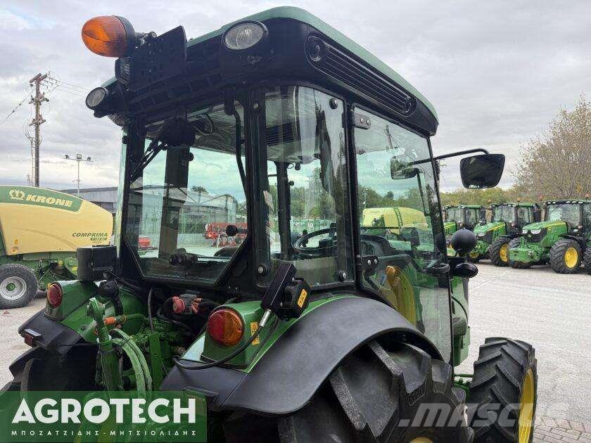 John Deere 5075 GF Traktori