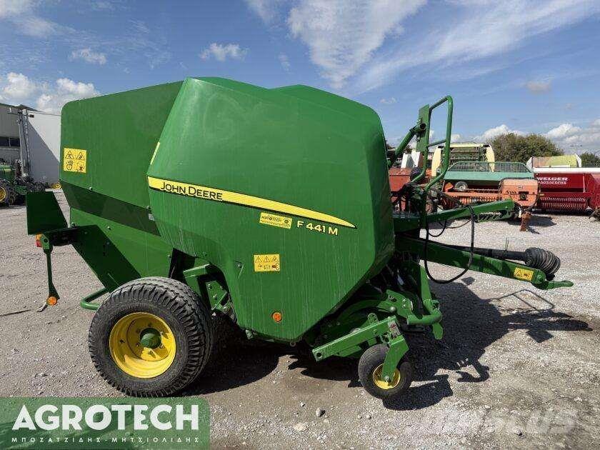 John Deere F441M Rituļu preses