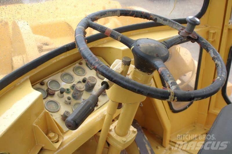 CAT 966 C Iekrāvēji uz riteņiem