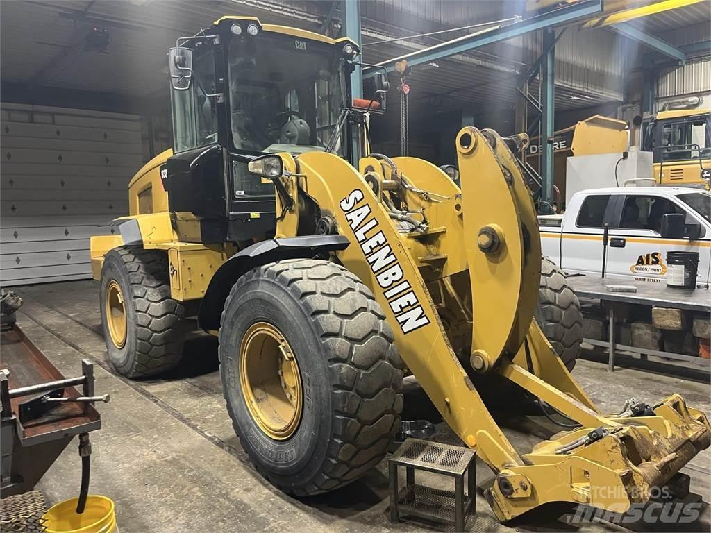 CAT 938M Iekrāvēji uz riteņiem