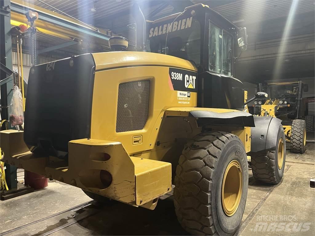 CAT 938M Iekrāvēji uz riteņiem
