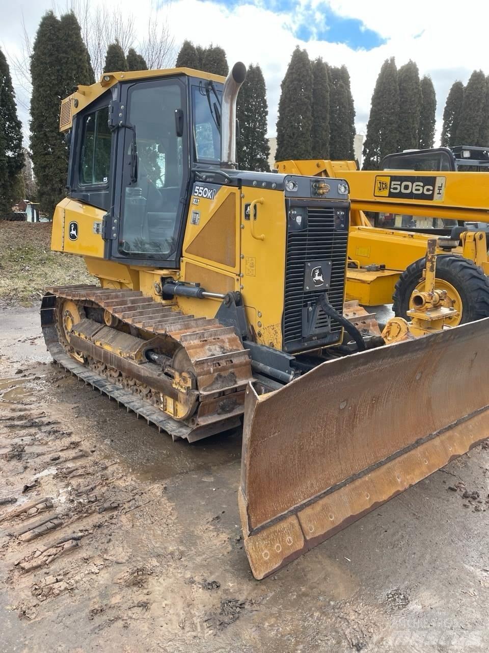 JCB 214 Ekskavatori-iekrāvēji