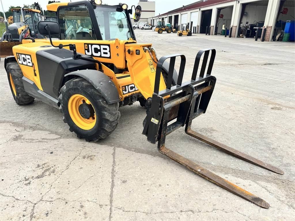 JCB 525-60 Teleskopiskie manipulatori