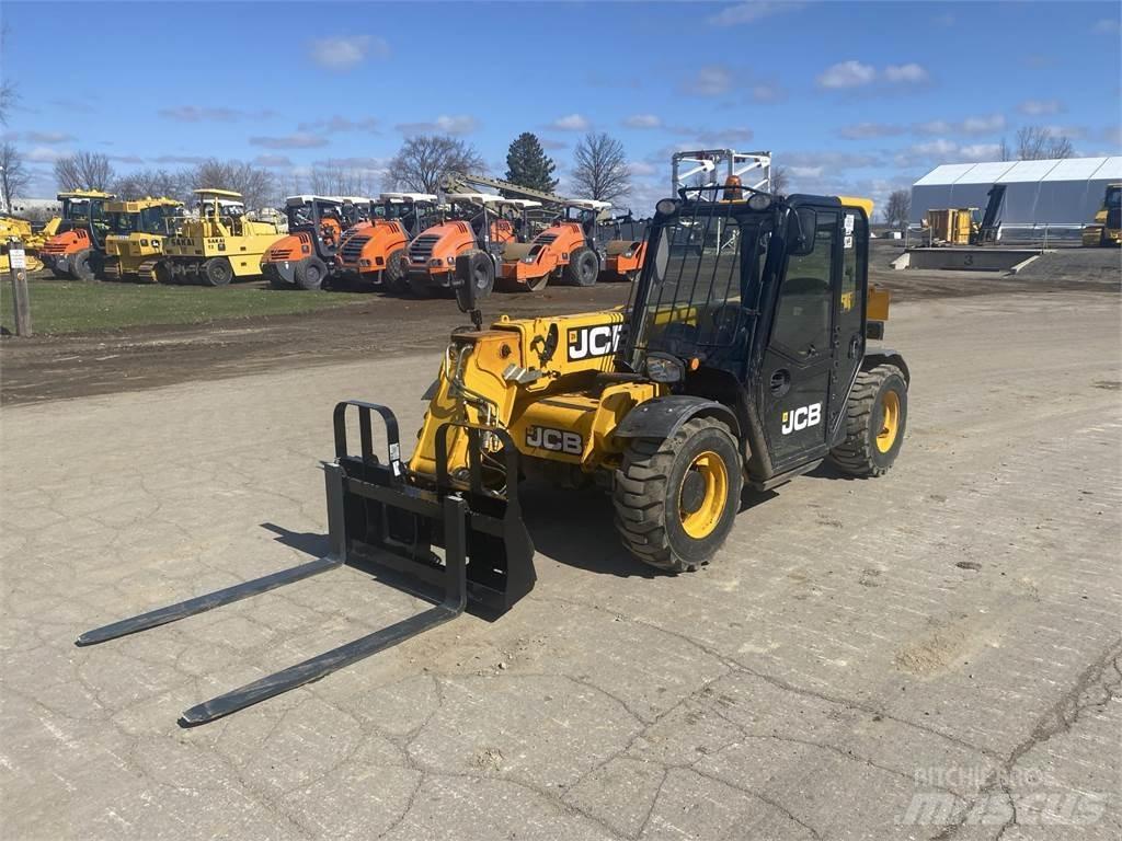 JCB 525-60 Teleskopiskie manipulatori