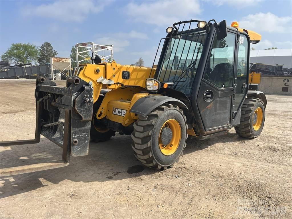 JCB 525-60 Teleskopiskie manipulatori
