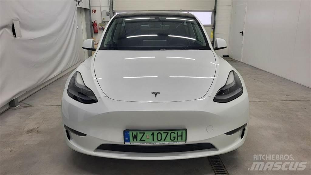 Tesla Y Automašīnas