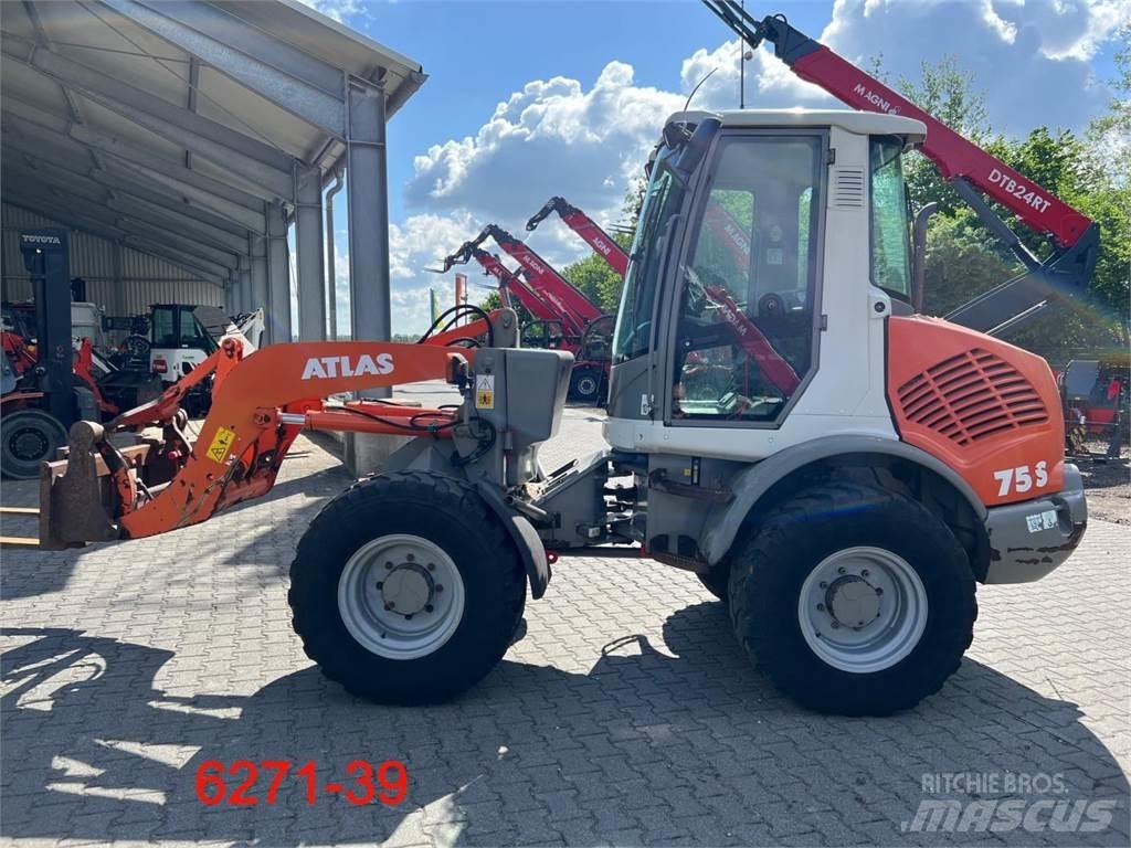 Atlas AR 75 s Iekrāvēji uz riteņiem