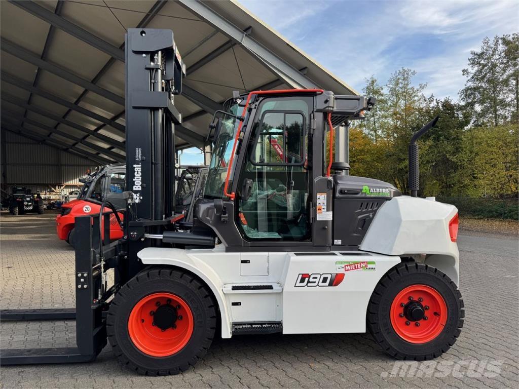 Bobcat D 90 S-9 Tehnika ar dīzeļa dzinēju