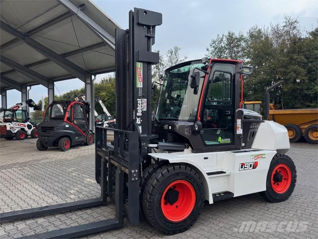 Bobcat D 90 S 9 Tehnika ar dīzeļa dzinēju