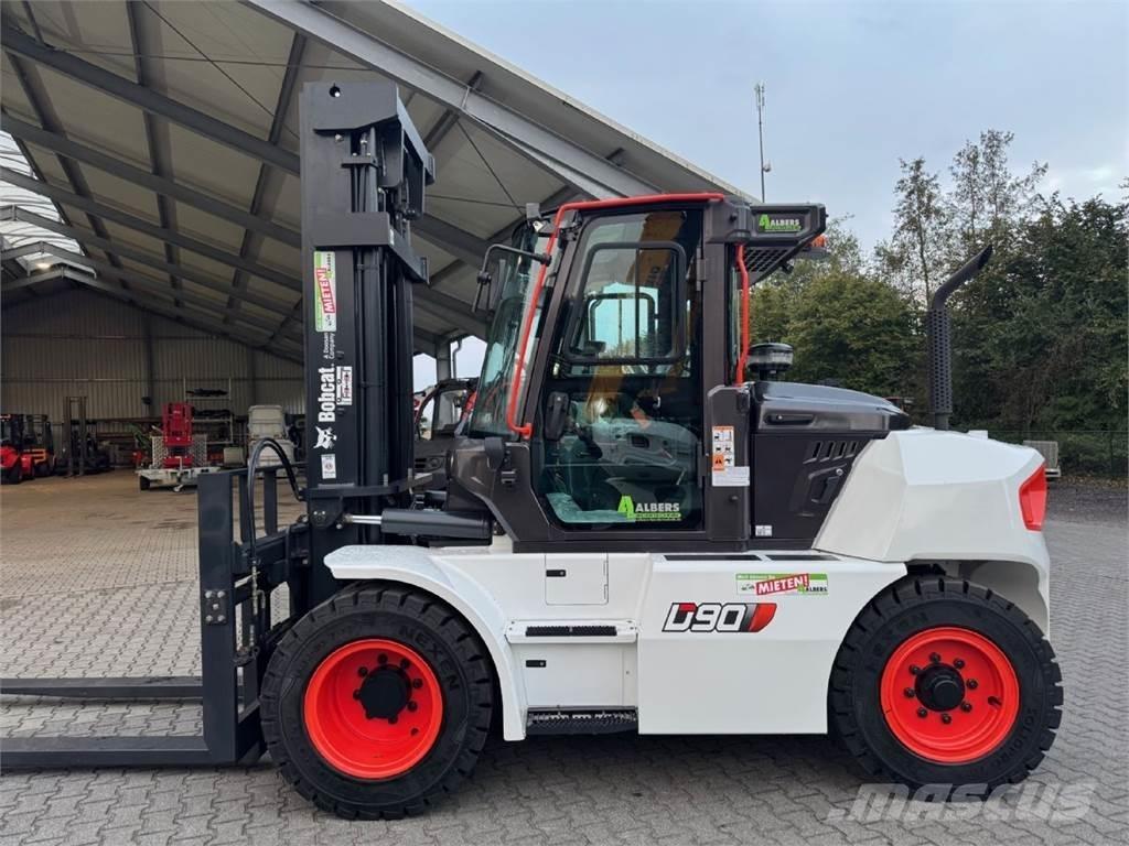 Bobcat D 90 S 9 Tehnika ar dīzeļa dzinēju