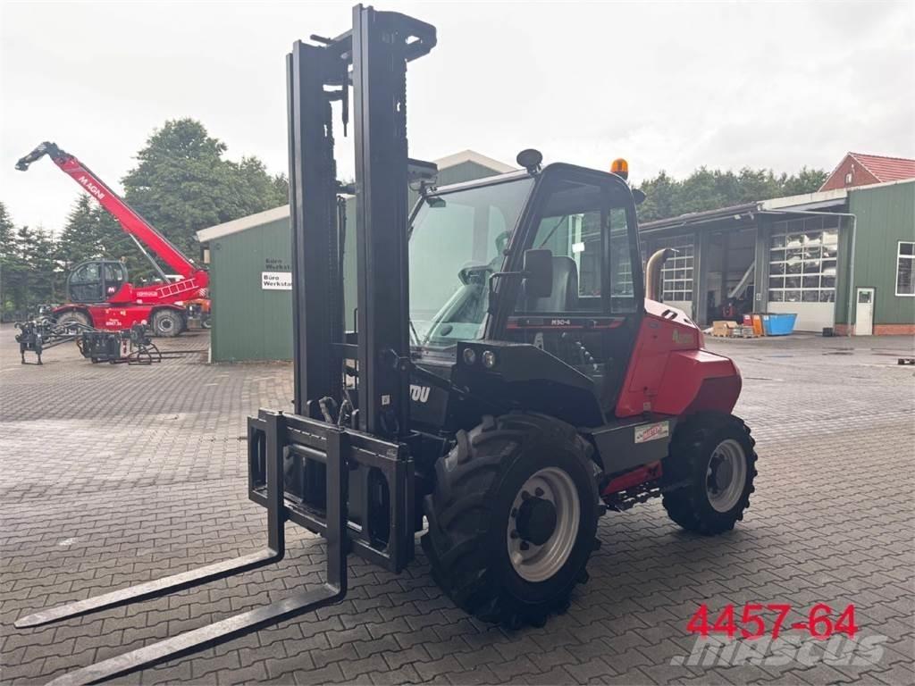 Manitou M 30 - 4 Apvidus autokrāvējs
