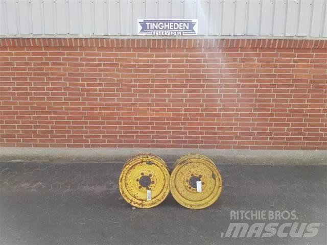  18 5.50FX18 Riepas, riteņi un diski