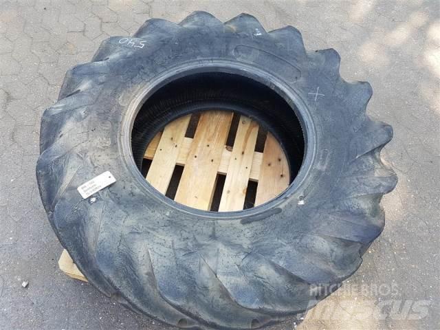  24 15.5/80R24 Riepas, riteņi un diski