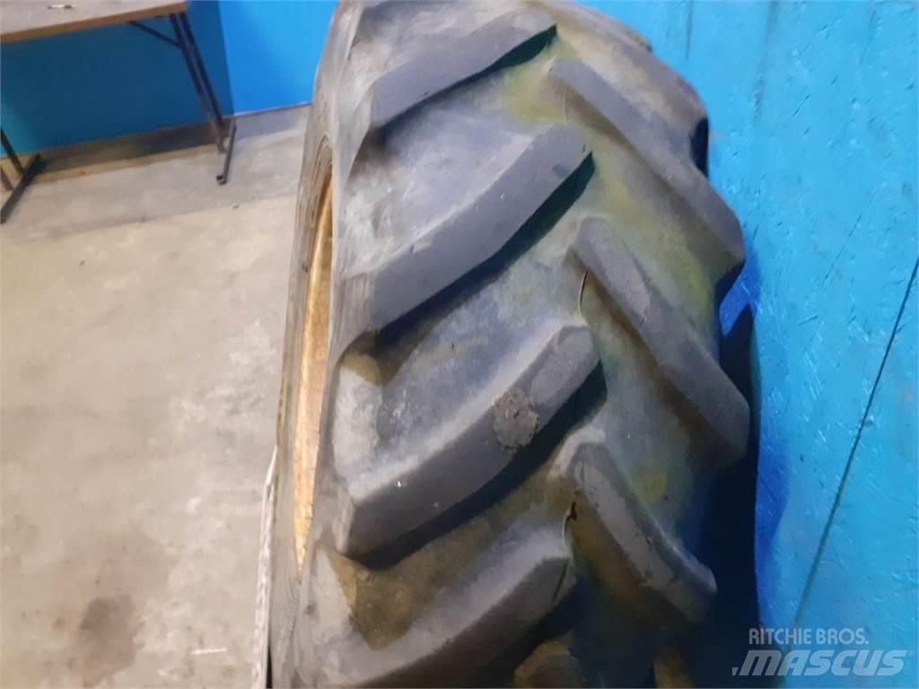 24 460/70R24 Riepas, riteņi un diski